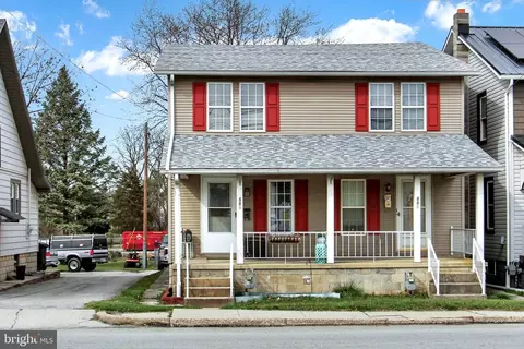 886 York St, Hanover, PA 17331