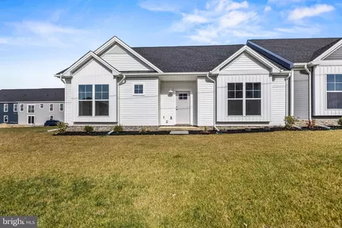 251 Ridgeview Dr, Hanover, PA 17331