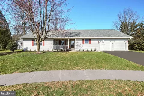 2865 Admire Springs Dr, Dover, PA 17315