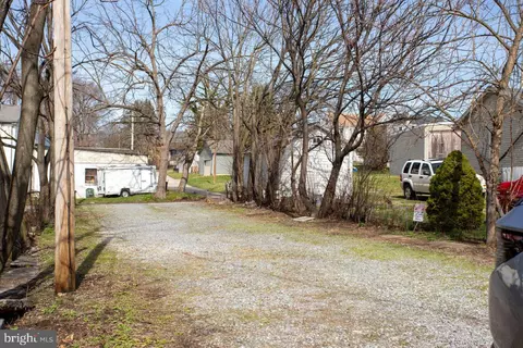 Exterior - 31 5 Third St, Hanover, PA 17331 photo 7 of 8