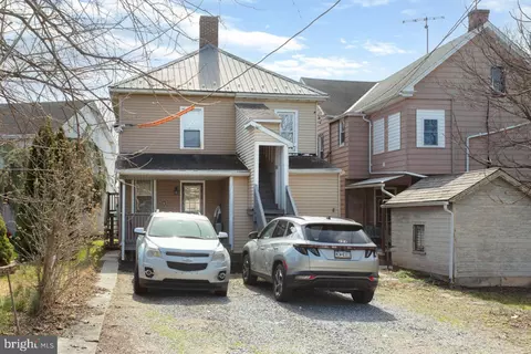 Exterior - 31 5 Third St, Hanover, PA 17331 photo 6 of 8