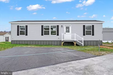 139 Barclay Ln, Glen Rock, PA 17327