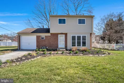75 Stony Brook Dr, York, PA 17402