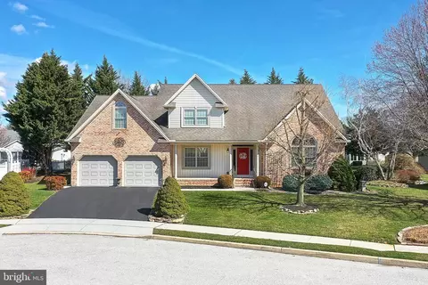405 Redcoat Ct, Hanover, PA 17331