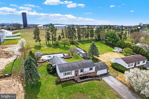 85 Pheasant Ridge Rd, Hanover, PA 17331