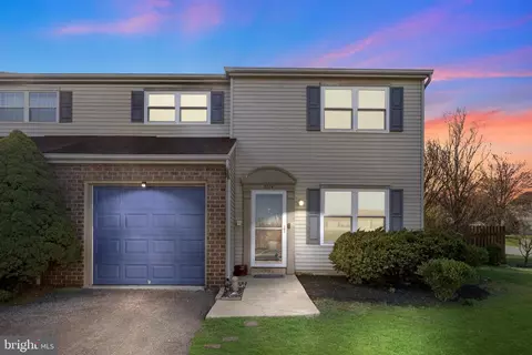 3374 Glen Hollow Dr, Dover, PA 17315