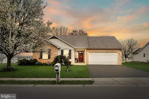 2155 Nena Dr, York, PA 17408