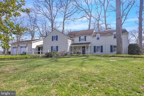 10 Woods Ln, Hanover, PA 17331