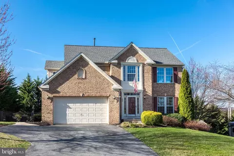 230 Lakeview Dr, Spring Grove, PA 17362