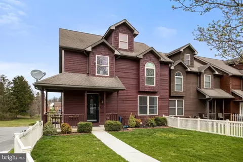 145 Weldon Dr, York, PA 17404