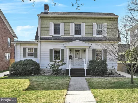 458 W Springettsbury Ave, York, PA 17403