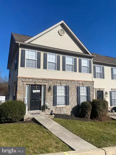 2777 Seabiscuit St, York, PA 17402