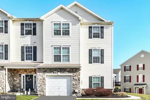 2215 Live Oak Ln #2215, York, PA 17406