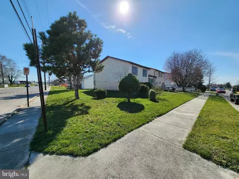 2 Sycamore Ln, Hanover, PA 17331