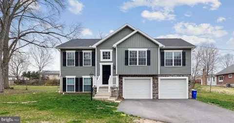 3293 Alta Vista Rd, Dover, PA 17315