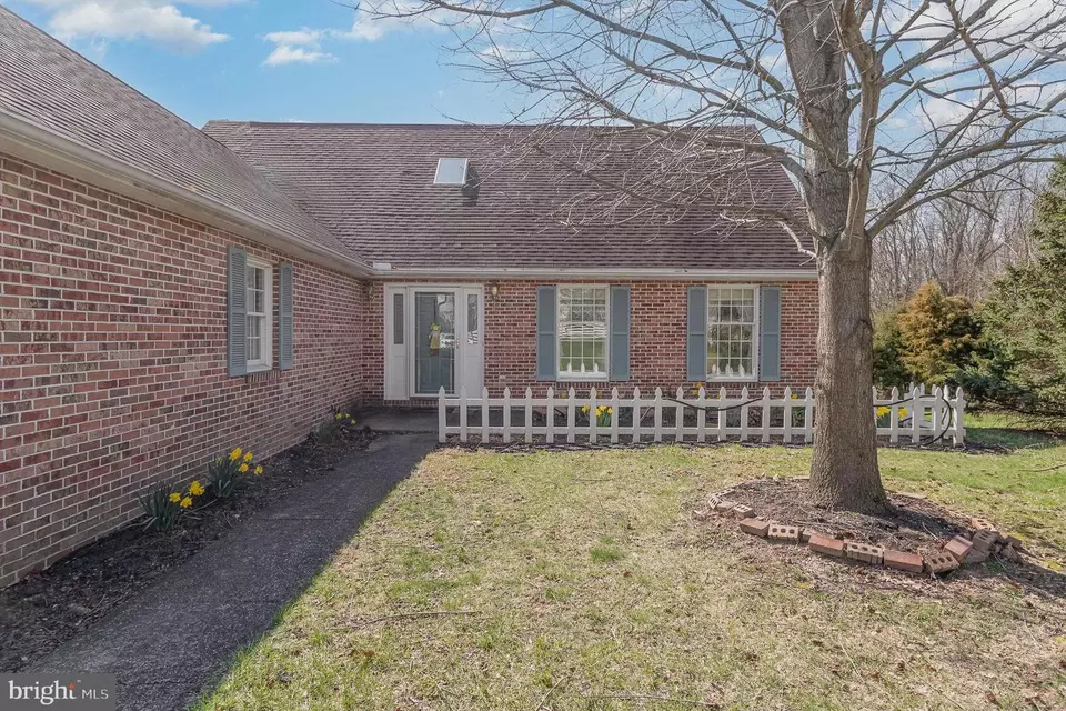 733 W Siddonsburg Rd, Dillsburg, PA 17019 38 Photos Movoto