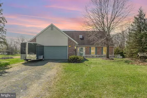 733 W Siddonsburg Rd, Dillsburg, PA 17019
