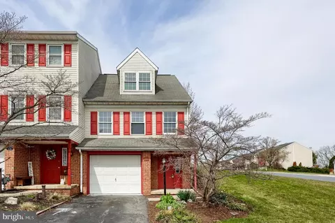 165 Robin Hill Cir, York, PA 17404