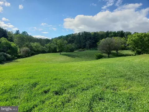 41 S Wharf Rd, Mechanicsburg, PA 17055