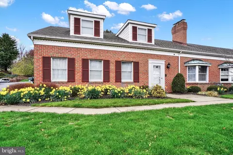 1682 Wyntre Brooke Dr #5H, York, PA 17403