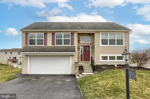 25 Joshua Dr, York, PA 17404
