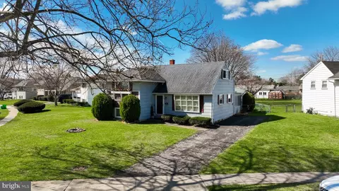 1512 Devers Rd, York, PA 17404