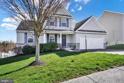 255 Azalea Dr, Windsor, PA 17366