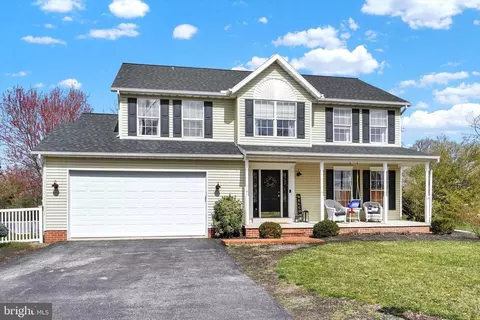2182 Aslan Dr, York, PA 17404