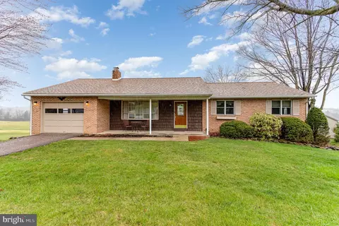 65 W Locust Ln, York, PA 17406