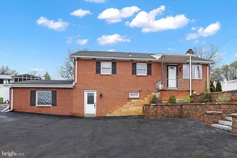 437 N Main St, Red Lion, PA 17356