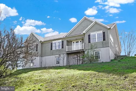 1815 Woodberry Rd, York, PA 17408