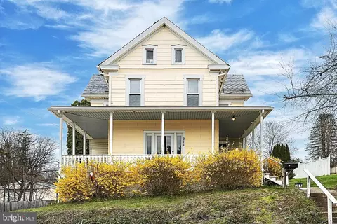 211 S Main St, Yoe, PA 17313