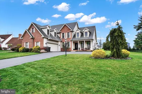 1530 Detwiler Dr, York, PA 17404
