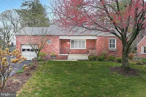 1918 Eberts Ln, York, PA 17406
