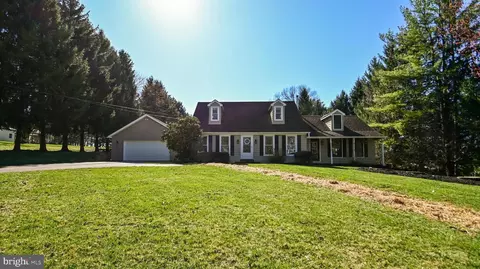 5090 Hillclimb Rd, Spring Grove, PA 17362