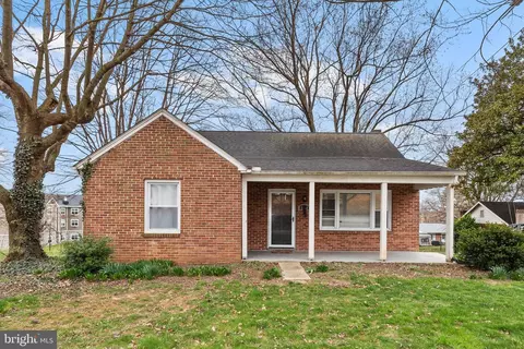 2180 Springwood Rd, York, PA 17403