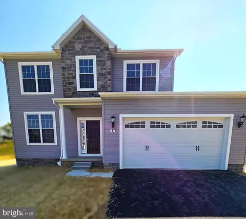 1270 Maple Ln #11, Hanover, PA 17331