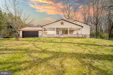 835 Beaverton Dr, York, PA 17402