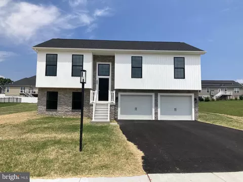 565 Ripple Dr #68, Hanover, PA 17331