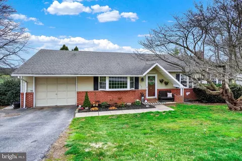 345 S Park St, Dallastown, PA 17313