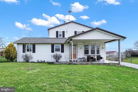 110 Robin Cir, York, PA 17404