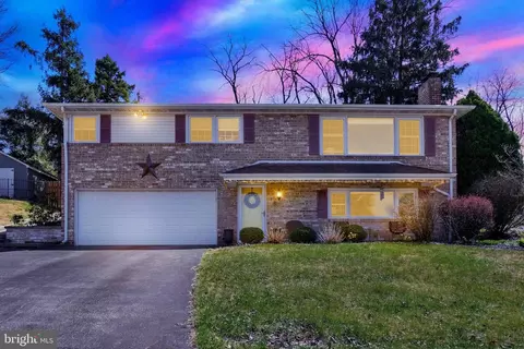 2600 Eastwood Dr, York, PA 17402