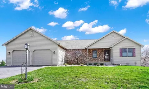 675 Harvest Dr, York, PA 17404