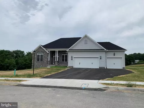 112 Onyx Dr #49, Hanover, PA 17331