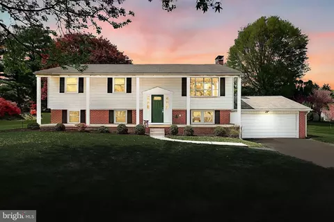40 Singer Rd, New Freedom, PA 17349