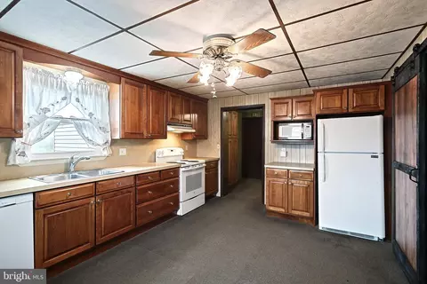 Kitchen - 2140 Windsor Rd, Windsor, PA 17366 photo 2 of 3
