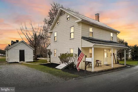 10 Park St, Seven Valleys, PA 17360