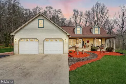 1560 Jug Rd, Dover, PA 17315