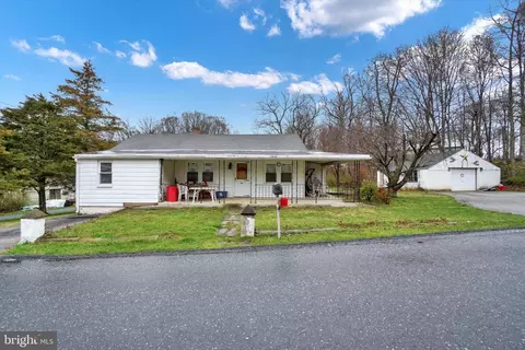 35 Creek Rd, Manchester, PA 17345