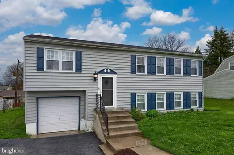 321 Edgewood Rd, York, PA 17402